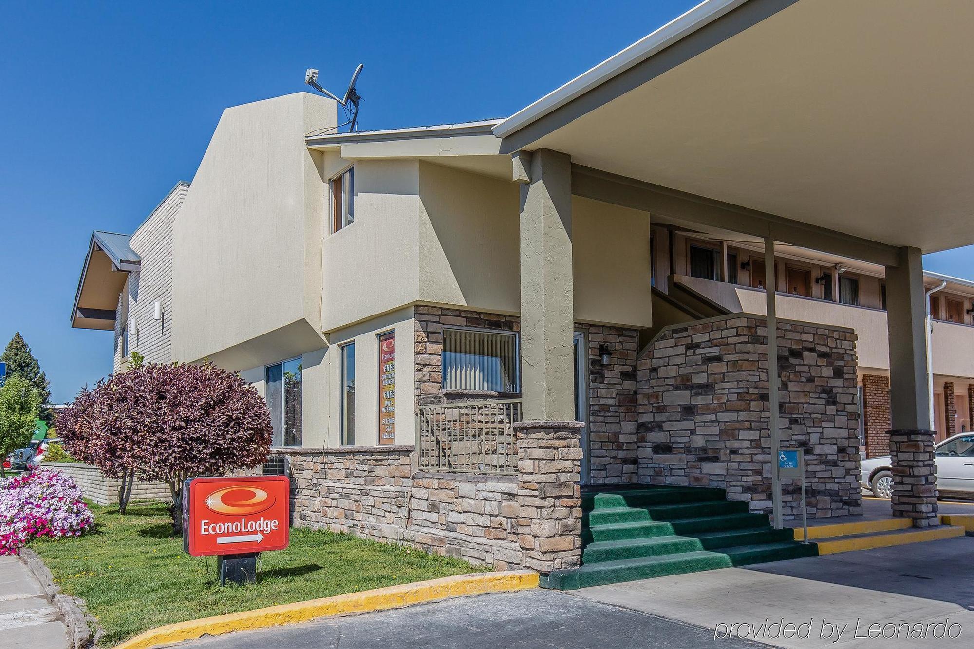 Econo Lodge Downtown Върнал Екстериор снимка